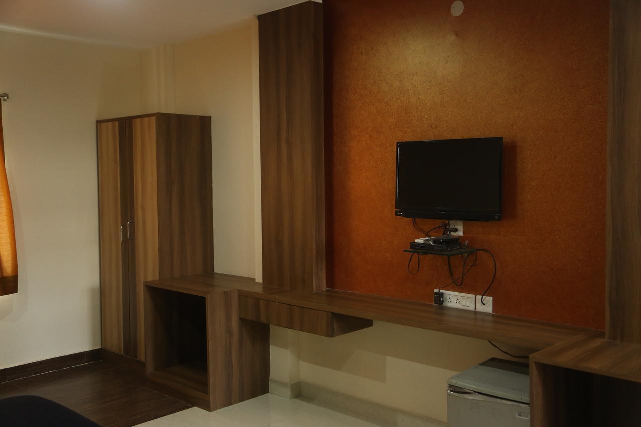 Hotel Dwaraka Paradise Hyderabad Exterior foto