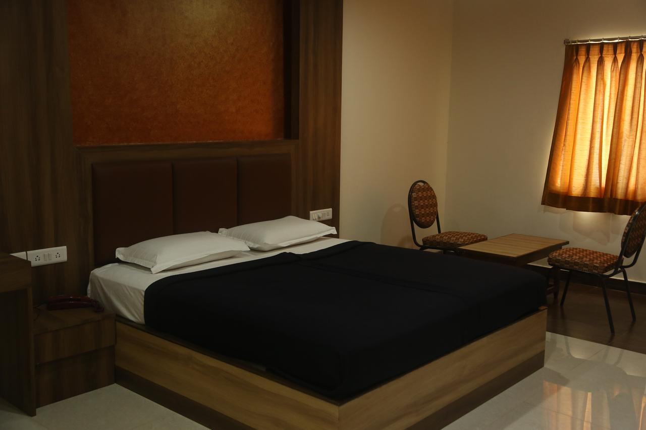 Hotel Dwaraka Paradise Hyderabad Exterior foto